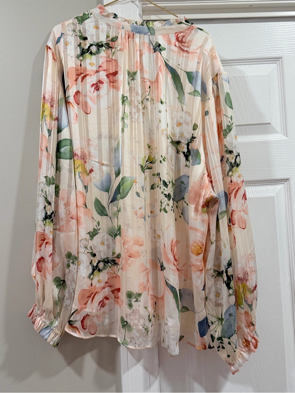 Floral Pleated V-Neck Blouse in Soft Peach and Green - Picture 3 of 6